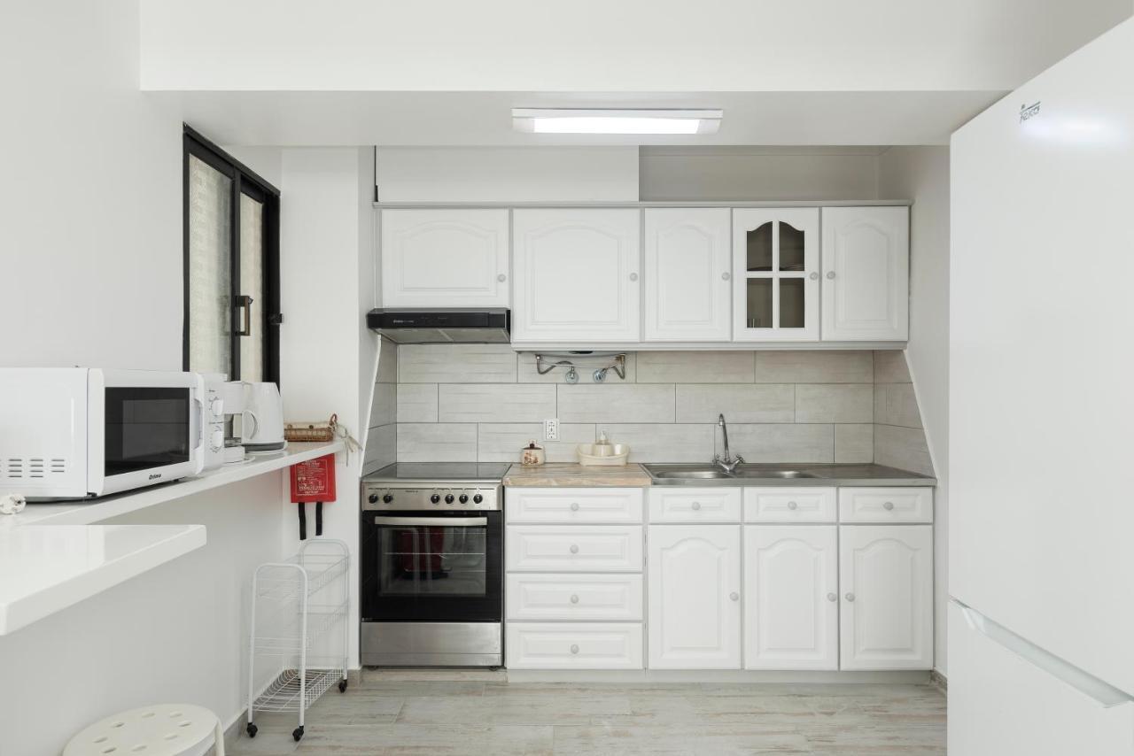 Chantal Apartment - Near The Beach - กัวเตย์รา ภายนอก รูปภาพ